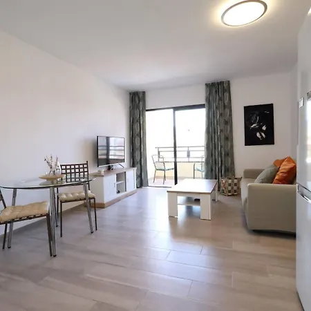 Paraiso Tropical 아데제