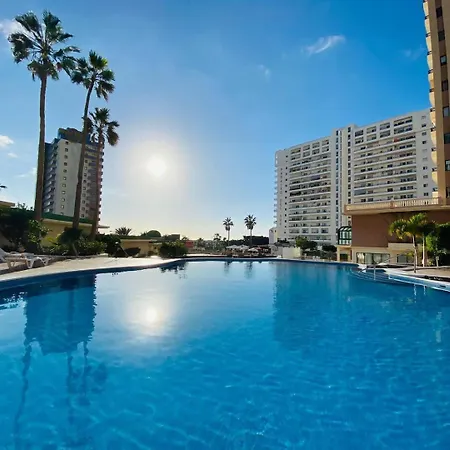 Paraiso Tropical 아데제