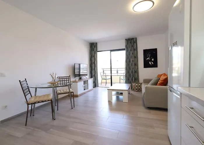 Paraiso Tropical 阿德耶